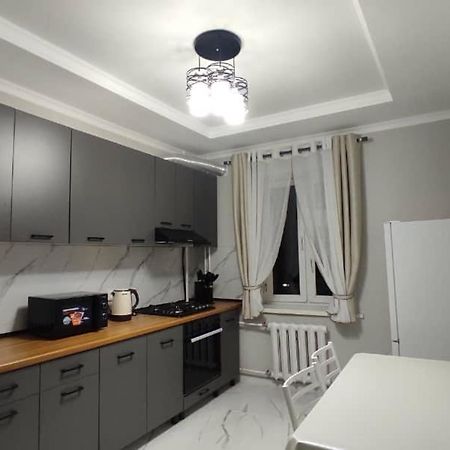 Apartment In Street Toktogula 77 Bishkek Luaran gambar