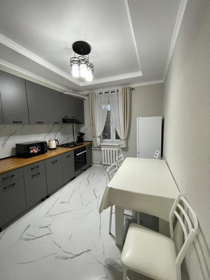Apartment In Street Toktogula 77 Bishkek Luaran gambar